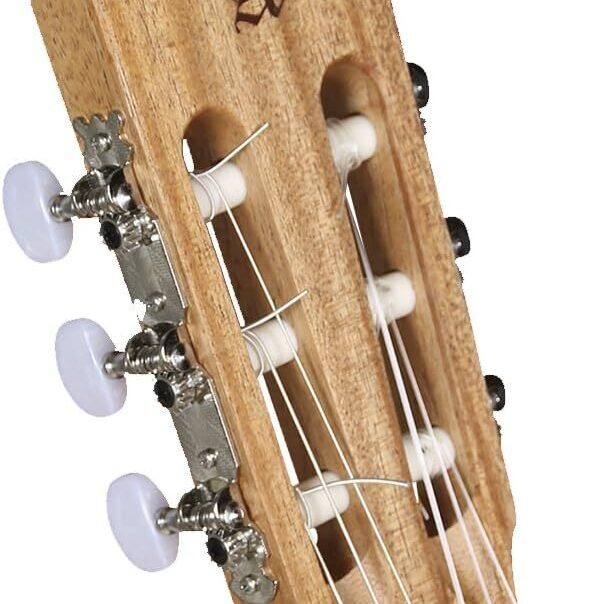 Las Mejores Guitarras Españolas Para Principiantes Calidad Precio del Mercado 2025 - GUITARRAS MAX Alhambra z Nature orig cejilla edited 1 - Las Mejores Guitarras Españolas Para Principiantes Calidad Precio del Mercado 2025