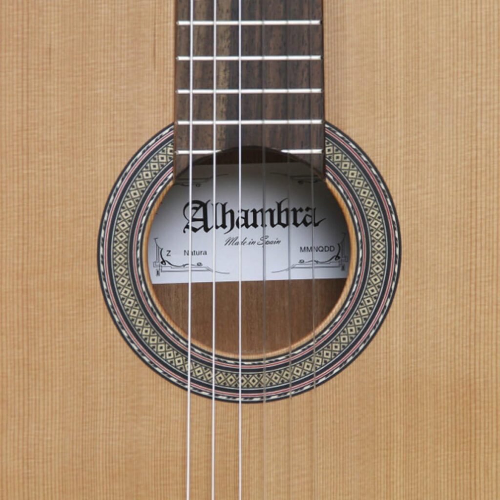 Las Mejores Guitarras Españolas Para Principiantes Calidad Precio del Mercado 2025 - GUITARRAS MAX Alhambra z Nature orig zoom - Las Mejores Guitarras Españolas Para Principiantes Calidad Precio del Mercado 2025
